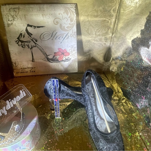 Pierre Dumas BLACK Mesh with CLEAR heels Formal - Picture 3 of 12